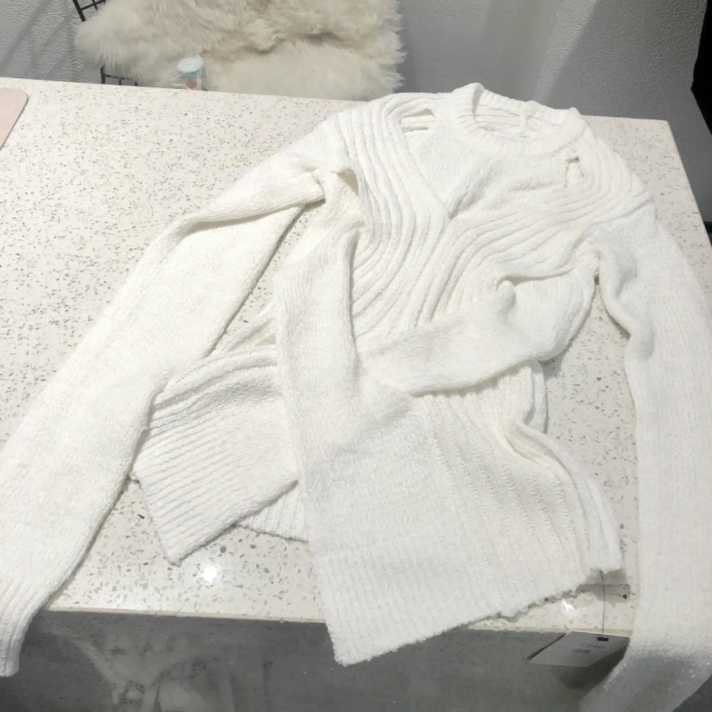 Asymmetric Sweater OCS Trade Co., Ltd.